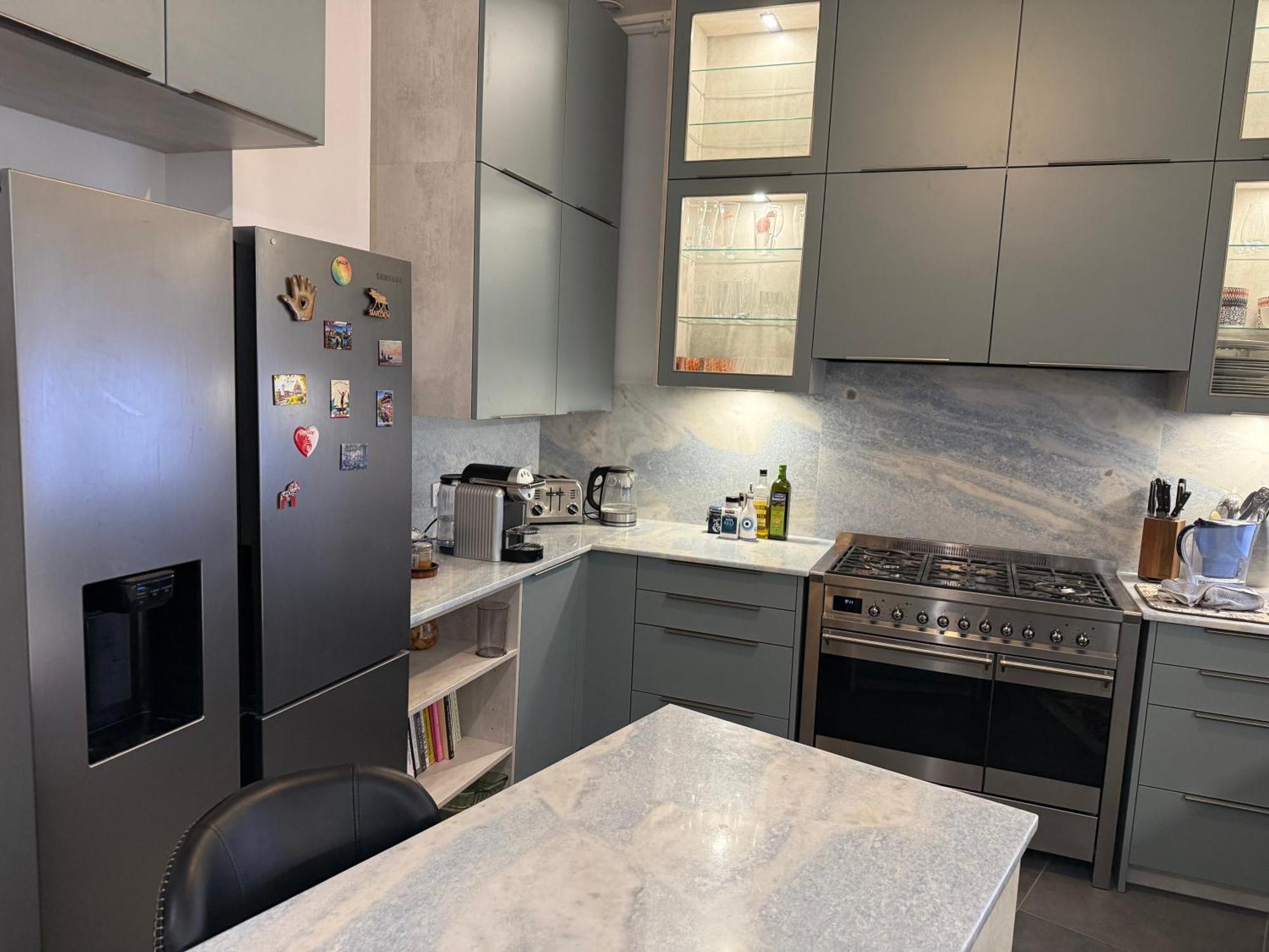 - - 16eme Apartment Paris